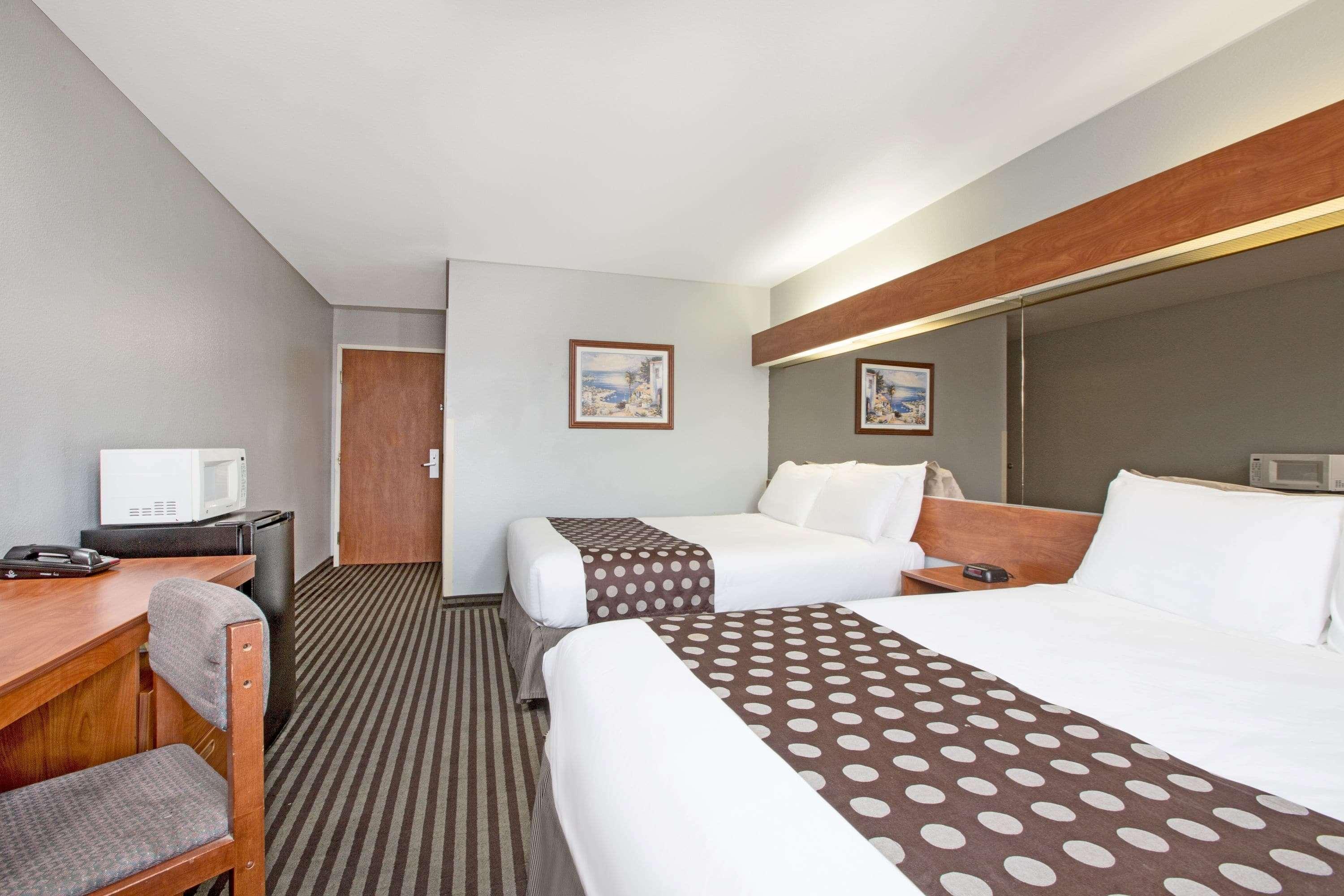 Microtel Inn & Suites By Wyndham Garland/Dallas Esterno foto
